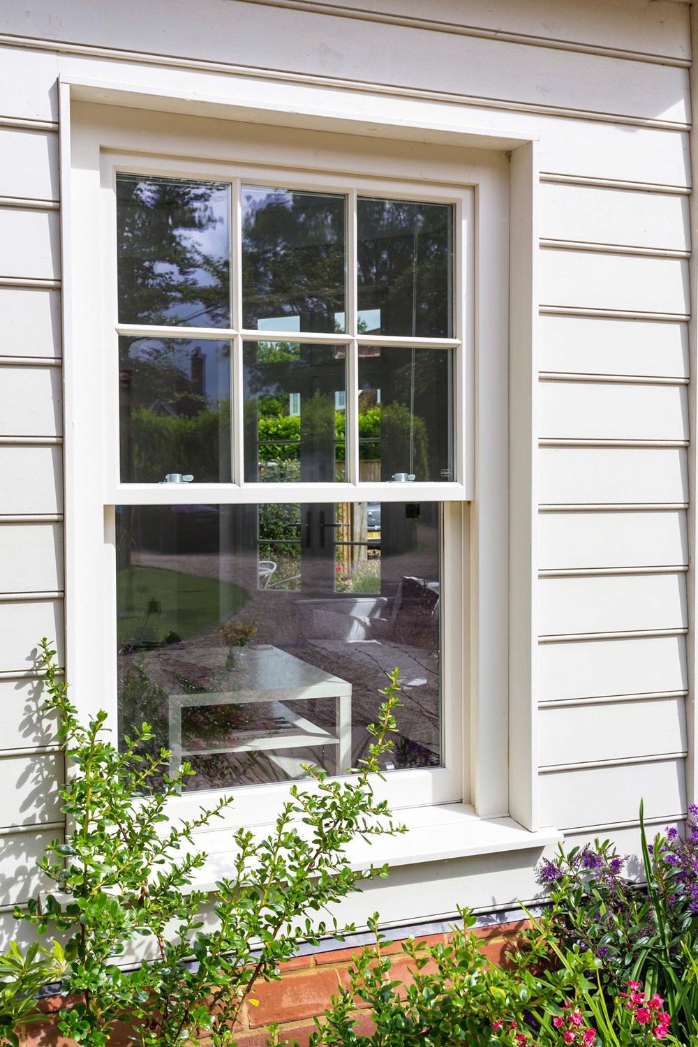 vBespoke timber box sash window